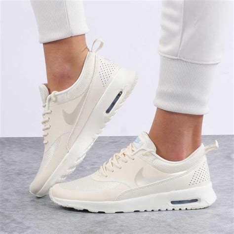 nike dames leer sneakers|Women's Sneakers & Shoes .